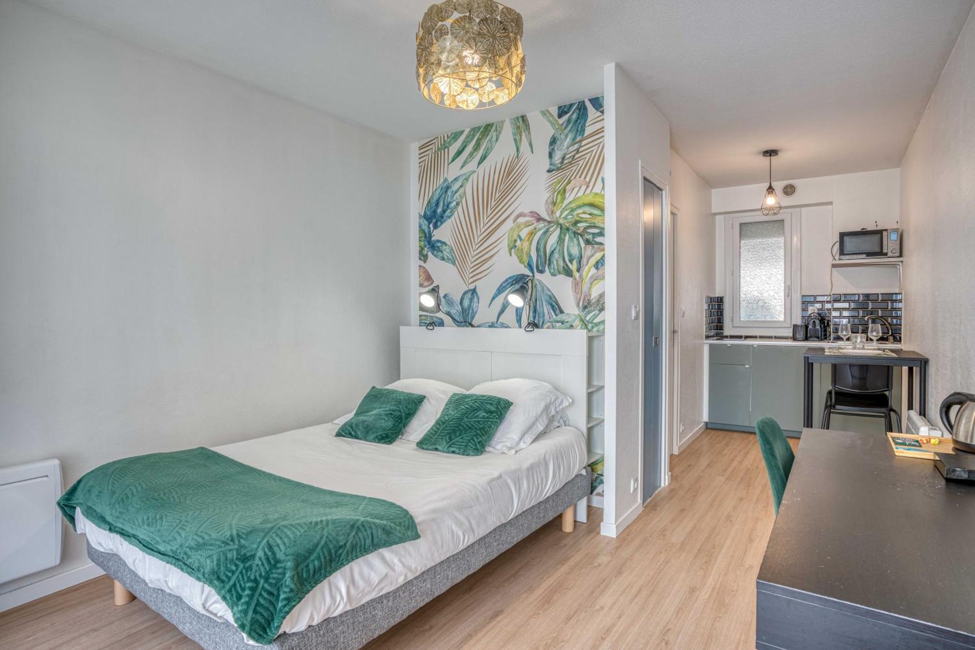 Elegant Centre Mon Petit Apartment